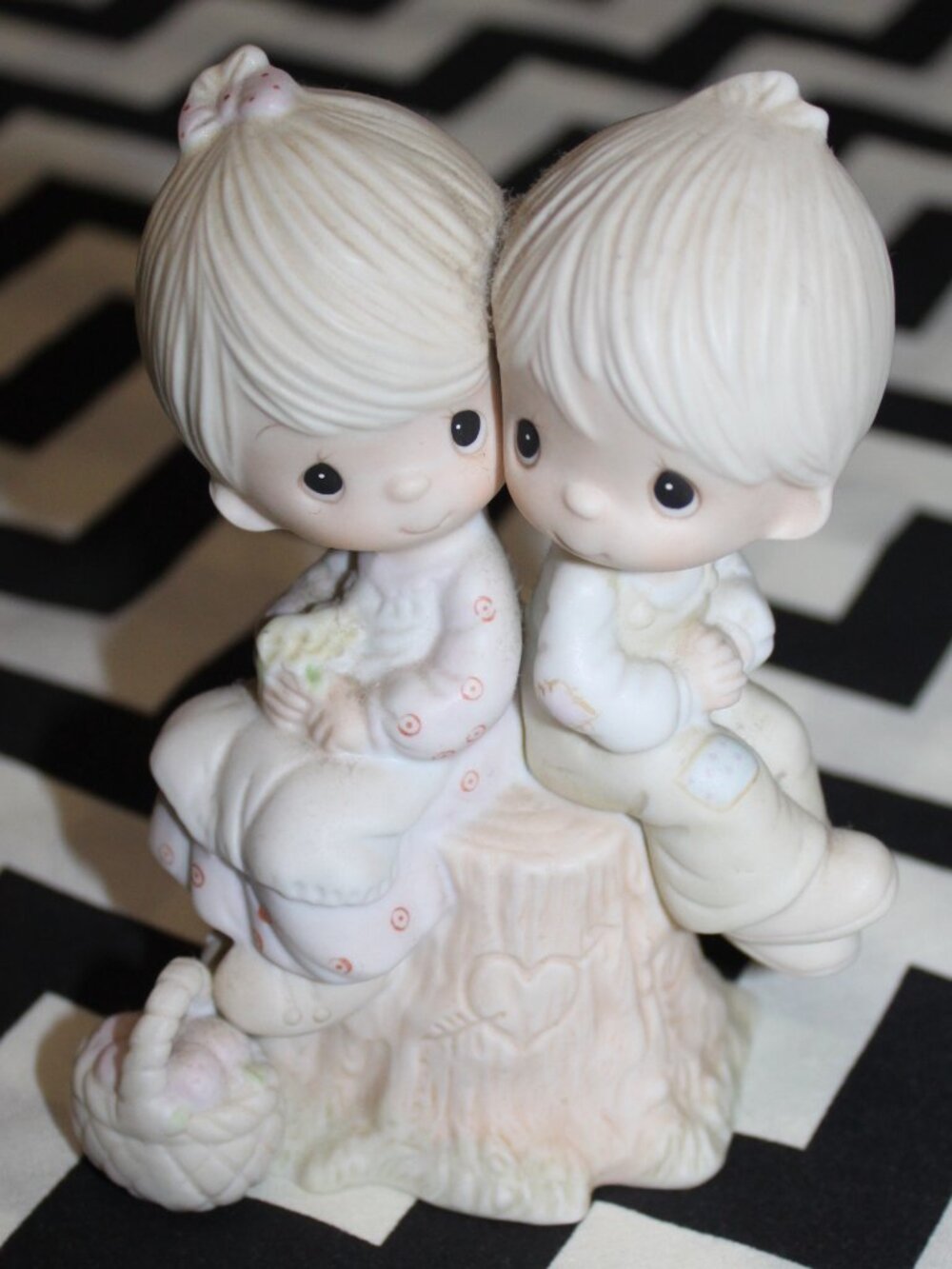 Precious Moments Figurine - Love One Another